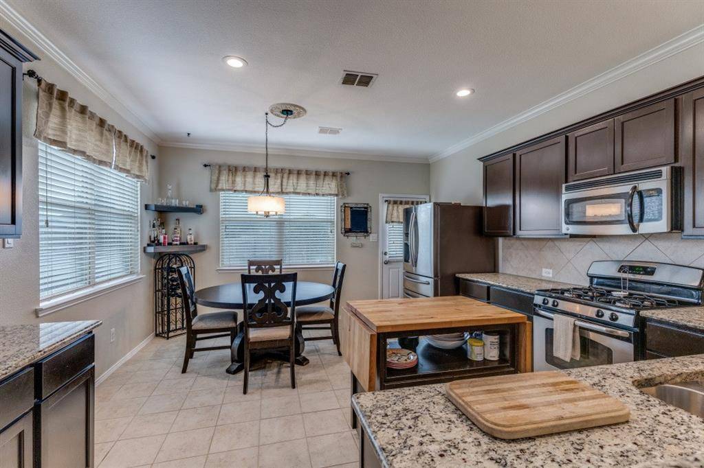 2864 Houston Wood Drive, Fort Worth, TX 76244