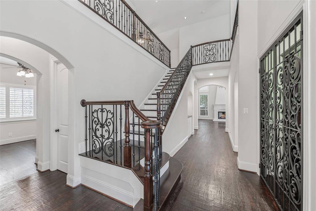 9131 Cochran Bluff Lane, Dallas, TX 75220