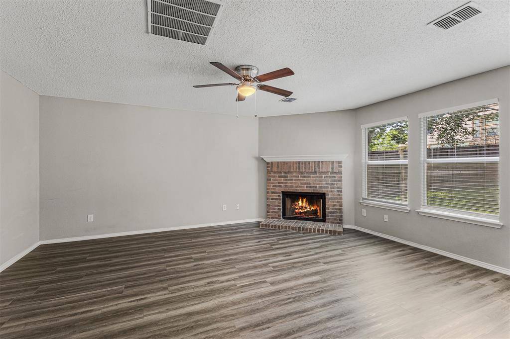 9305 Goldenview Drive, Fort Worth, TX 76244