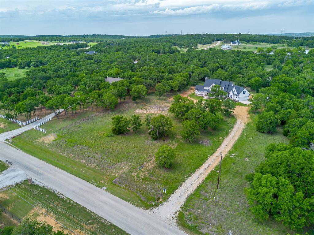 247 Silver Lakes Drive, Sunset, TX 76270