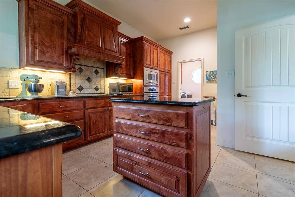 8510 Linden Court, Granbury, TX 76049