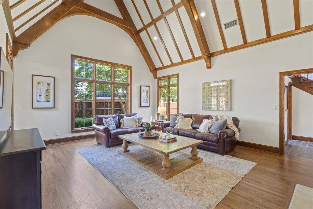 811 Lake Creek Drive, Mckinney, TX 75072