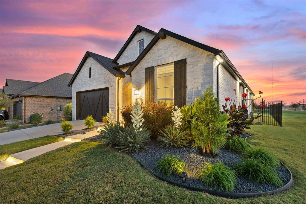 1725 Mcdougall Creek, Van Alstyne, TX 75495