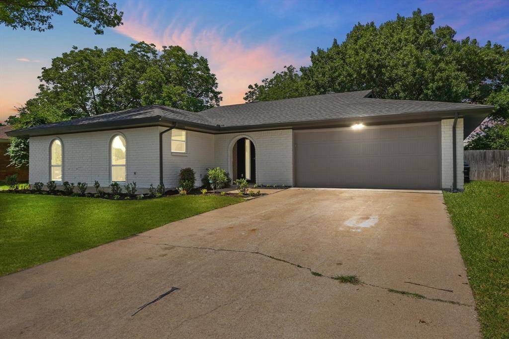 4108 Alicante Avenue, Fort Worth, TX 76133