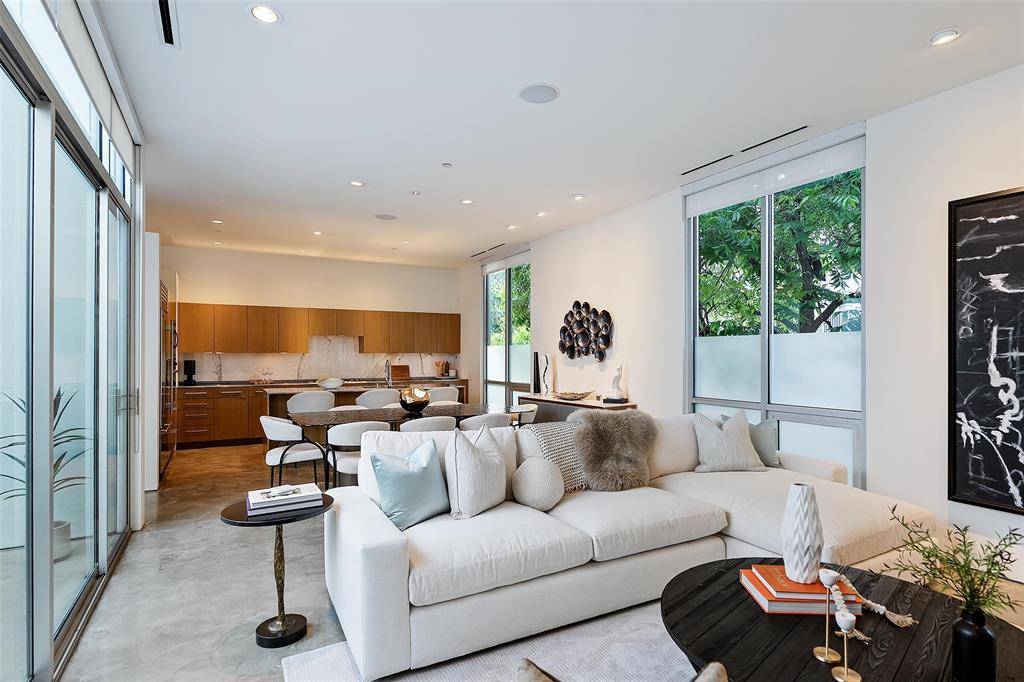 3740 Holland Avenue #3B, Dallas, TX 75219