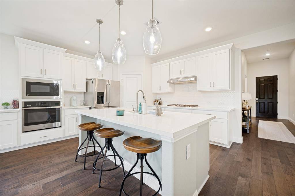 104 Lakeview Drive, Oak Point, TX 75068