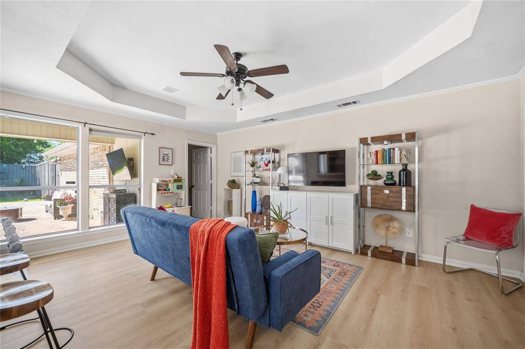 118 Willowcrest Drive, Garland, TX 75040