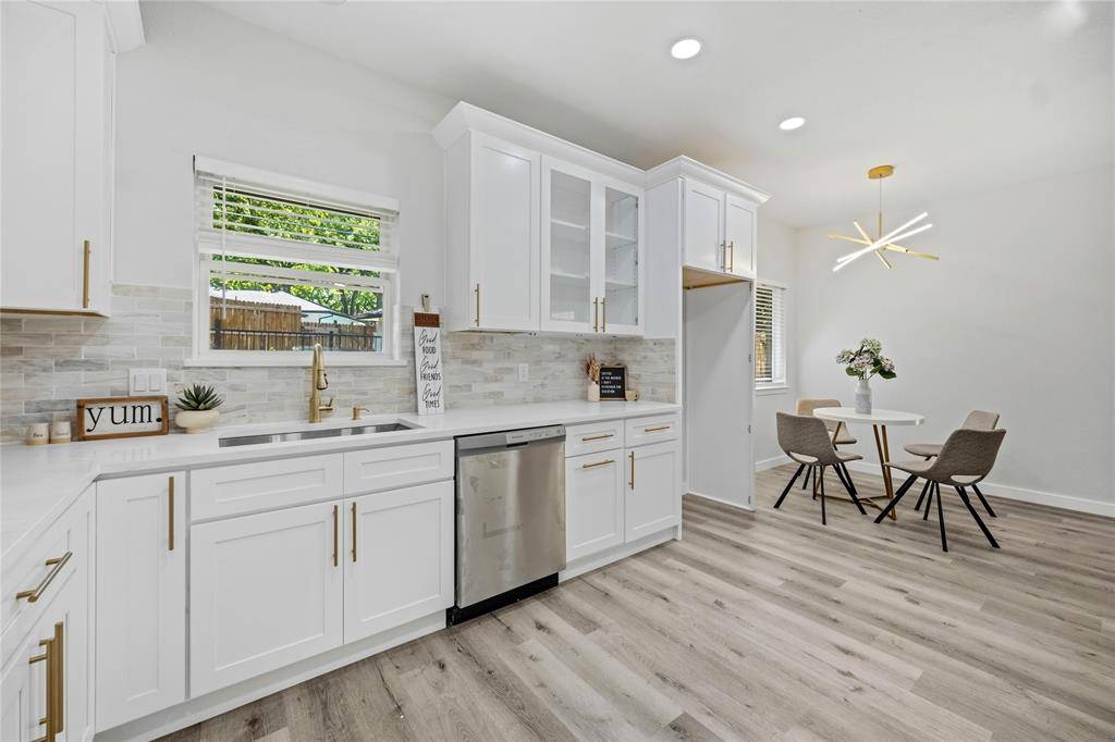 1013 Tanglewood Lane, Arlington, TX 76012