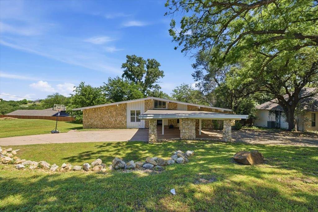1905 Dakar Road E, Fort Worth, TX 76116