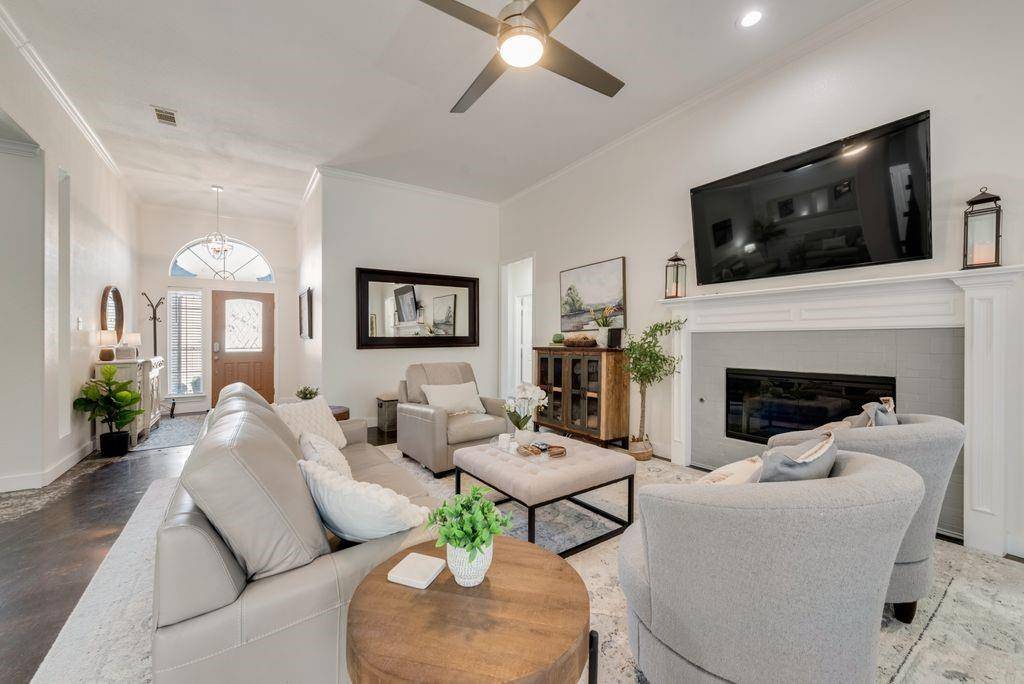 701 Crested Butte Trail, Flower Mound, TX 75028