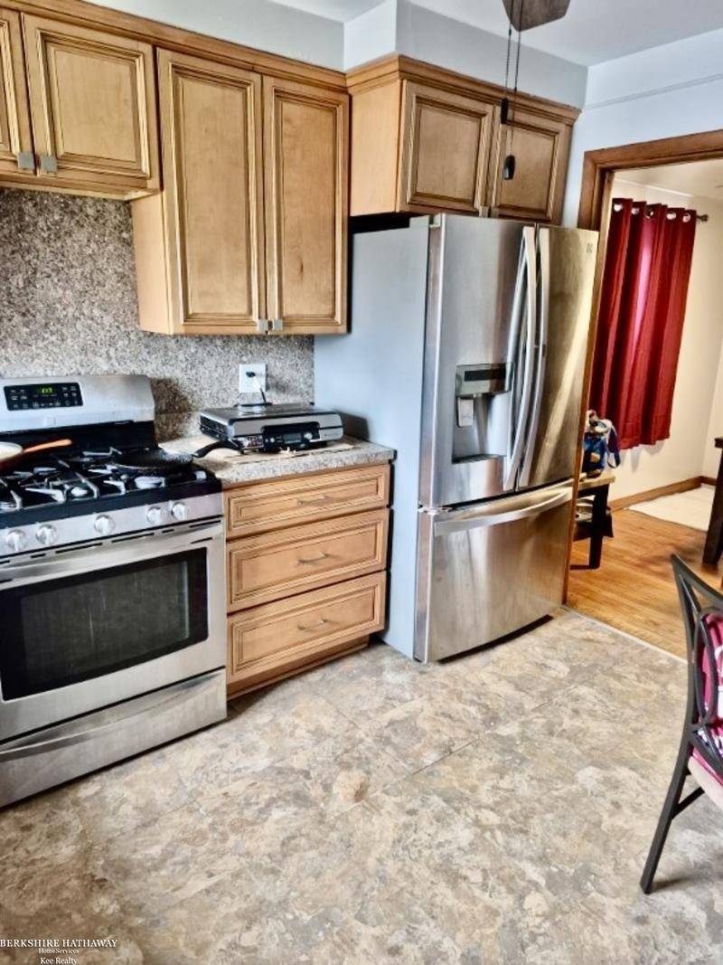 24524 Raven AVE, Eastpointe, MI 48021