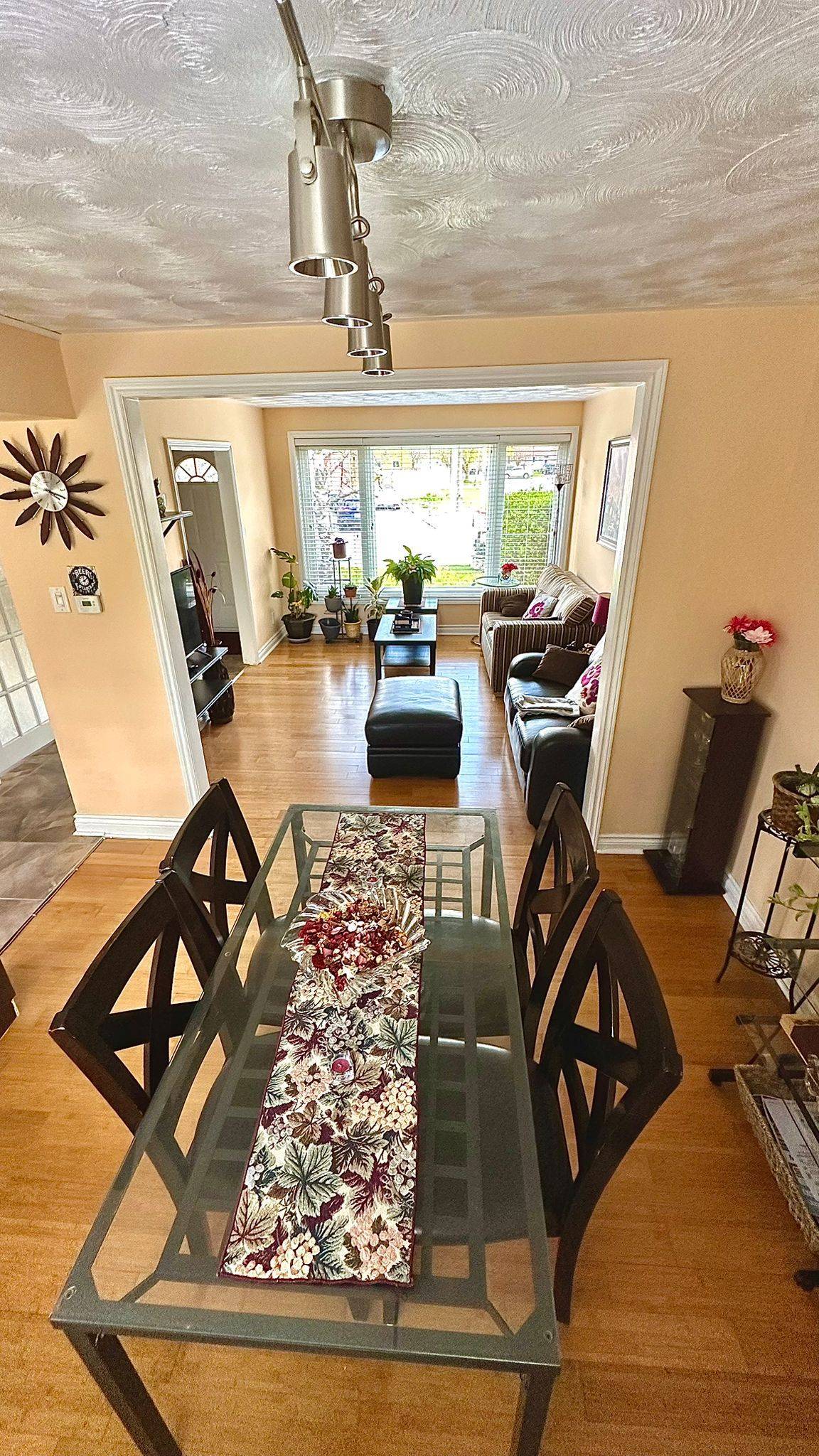 28 Bailey CRES, Aurora, ON L4G 2B3