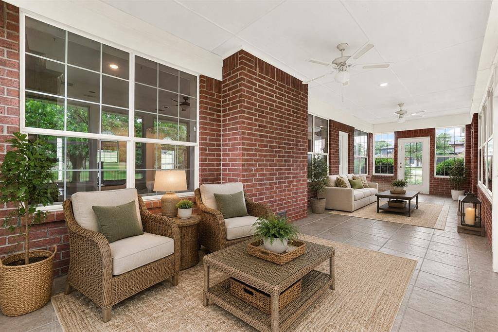 2735 Bent Oaks Drive, Burleson, TX 76028
