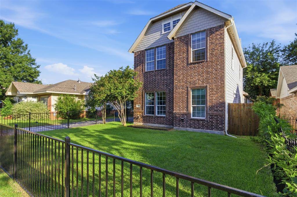 612 W 8th Street, Dallas, TX 75208