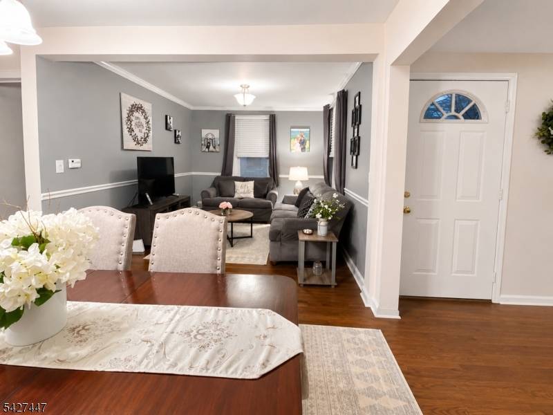 74 8Th Ave, Hawthorne Boro, NJ 07506