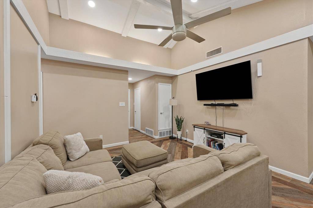 401 Columbia Circle, Lake Dallas, TX 75065