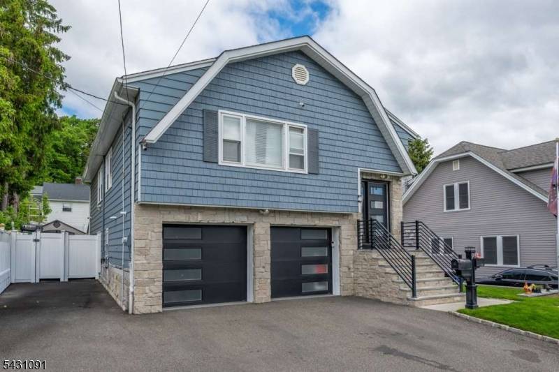 9 N 15Th St, Hawthorne Boro, NJ 07506