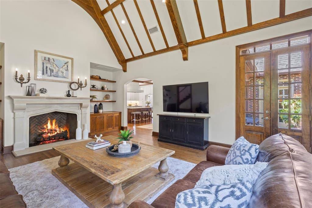 811 Lake Creek Drive, Mckinney, TX 75072