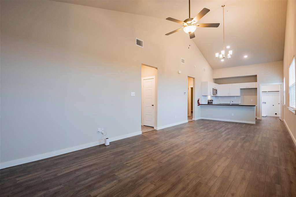 655 Wheatfield Drive, Venus, TX 76084