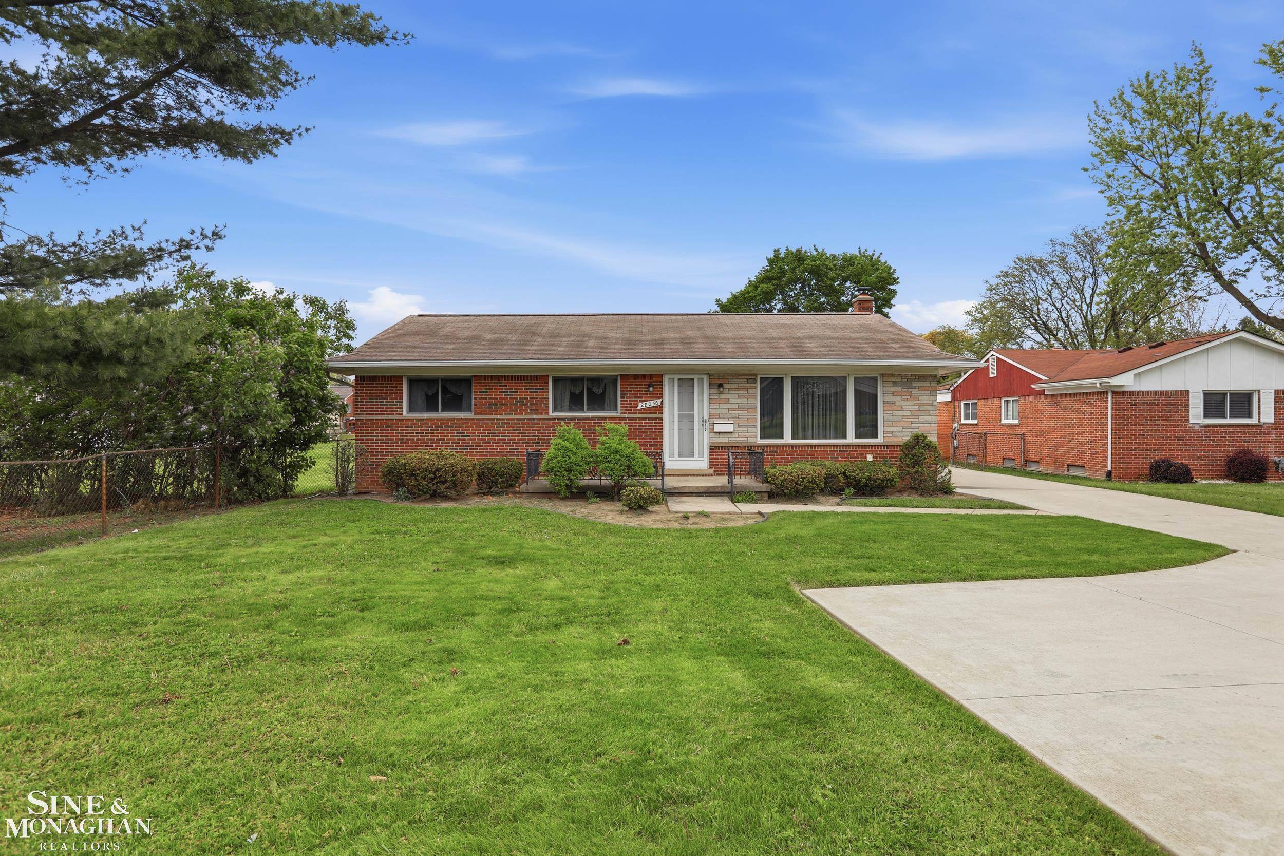 28036 Ann Arbor TRL, Westland, MI 48185