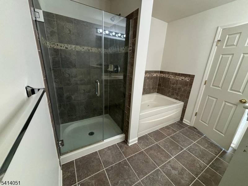 18 Ashley Ct, Hawthorne Boro, NJ 07506