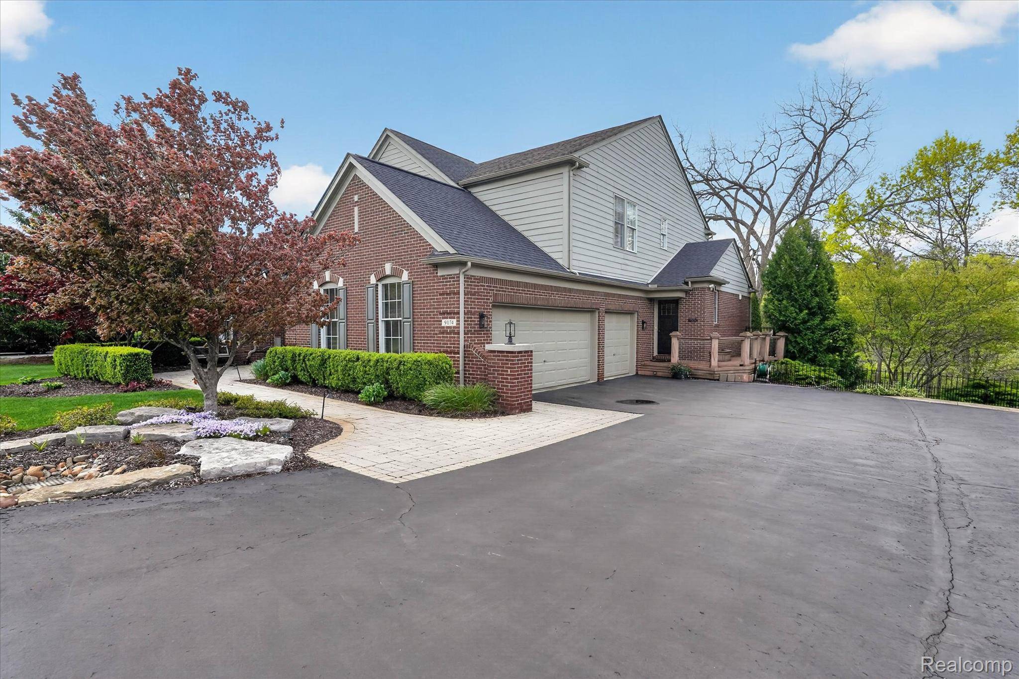 9074 Ridgefield DR, Brighton Township, MI 48114