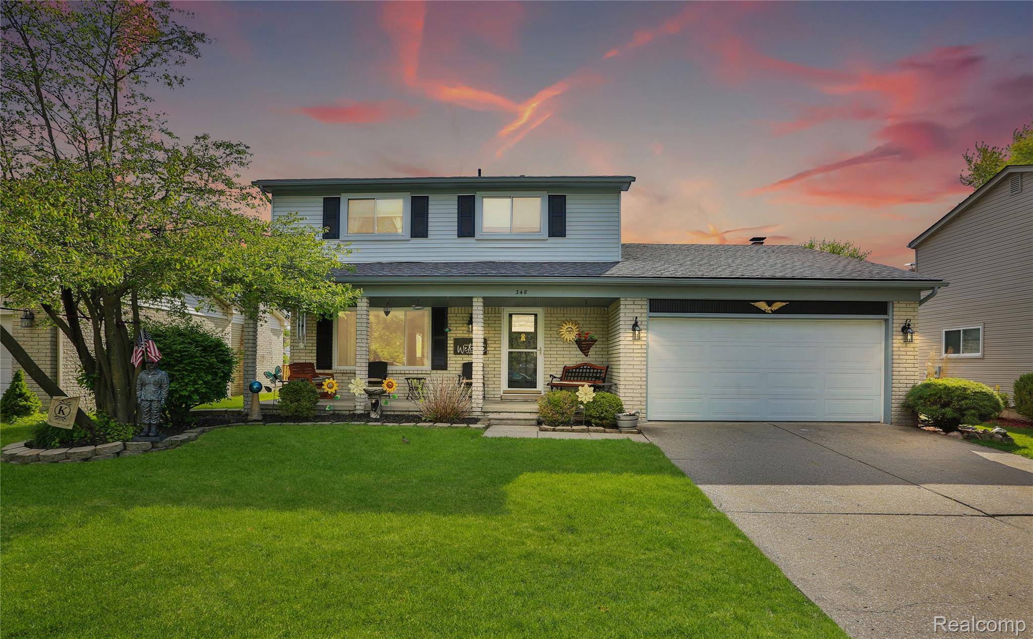 348 Meadowlake Rd, Canton Charter Township, MI 48188