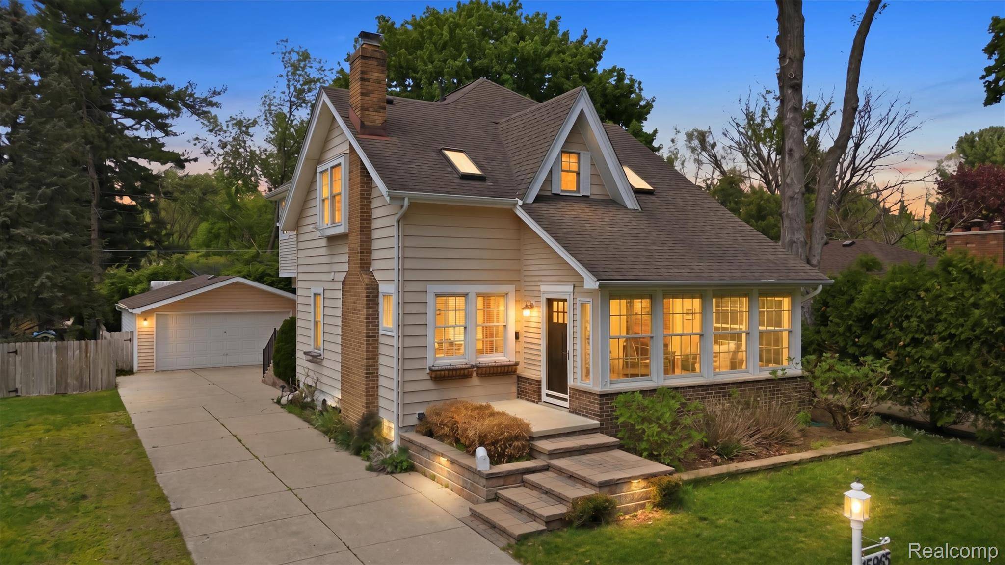 15965 Whitby ST, Livonia, MI 48154
