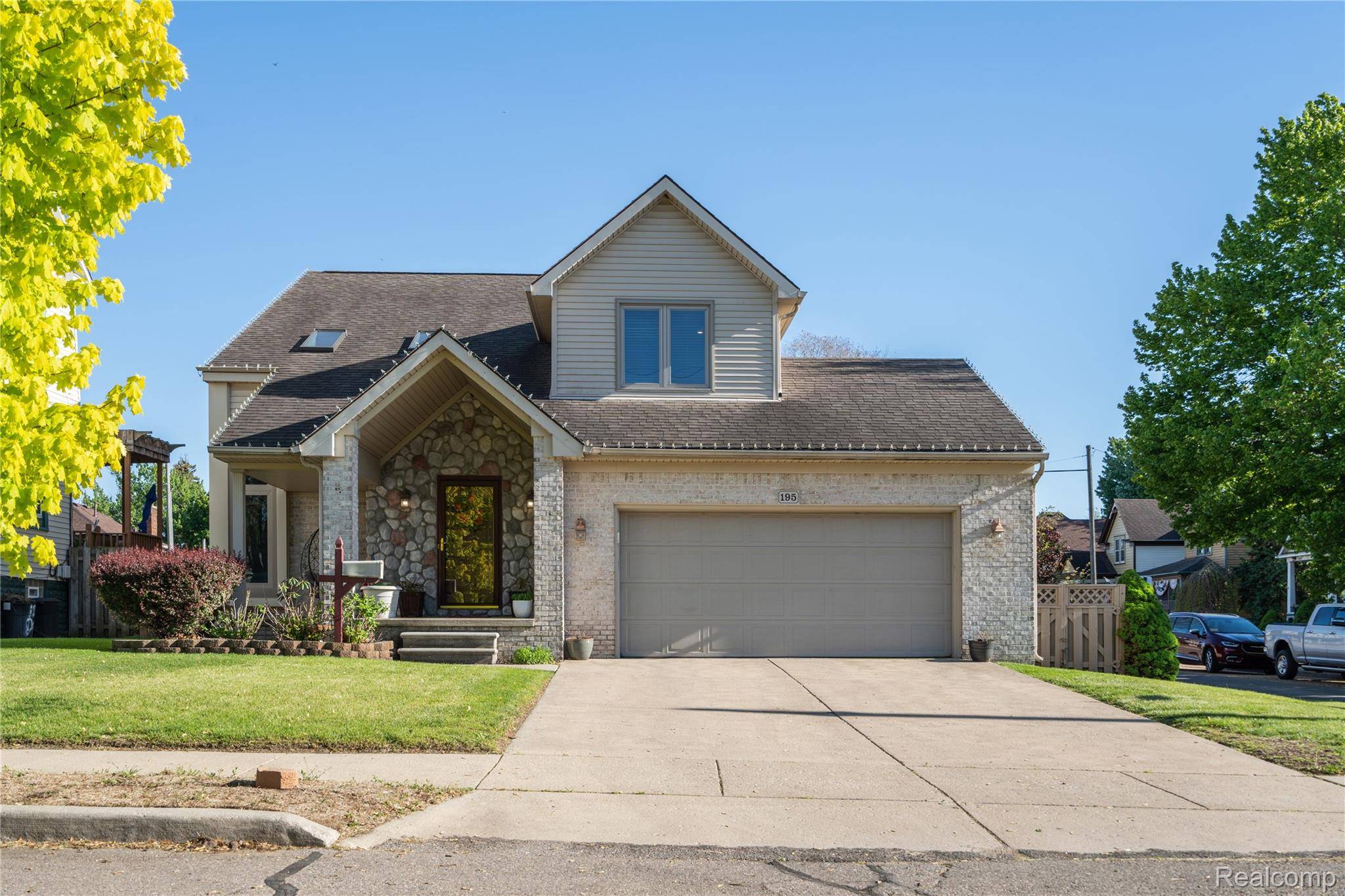 195 Davis ST, Wyandotte, MI 48192