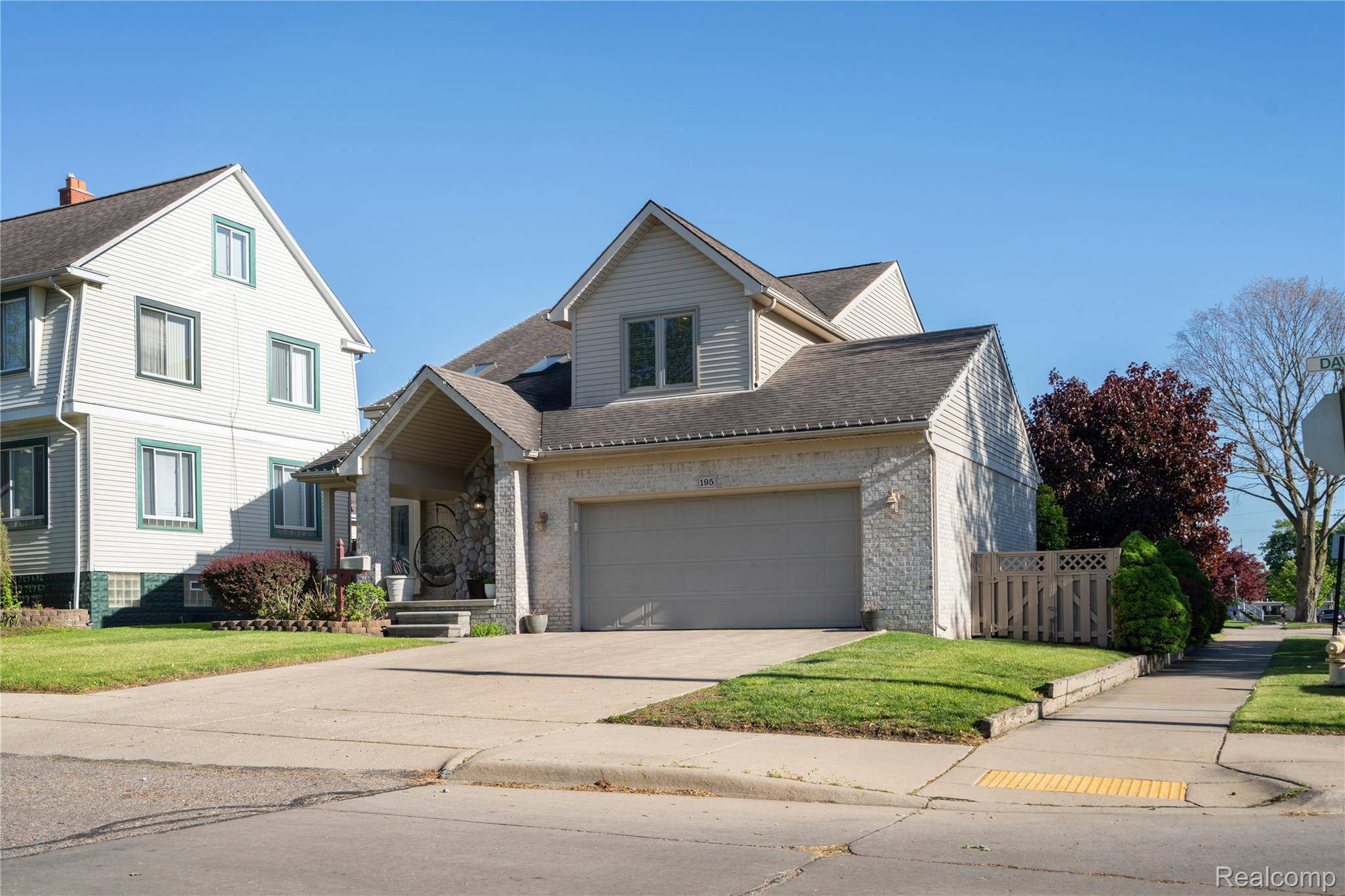 195 Davis ST, Wyandotte, MI 48192