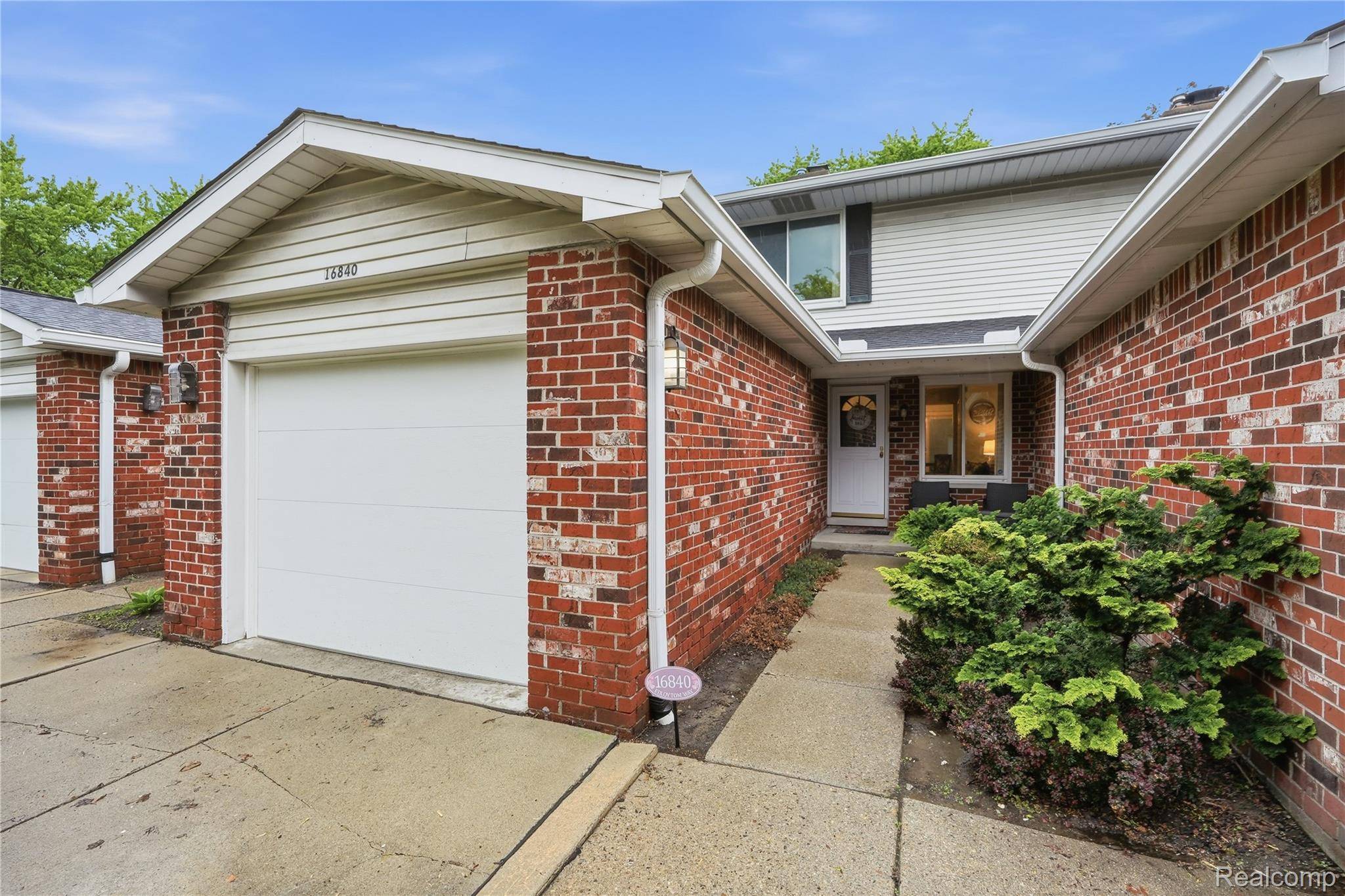 16840 Edloytom WAY, Clinton Charter Township, MI 48038