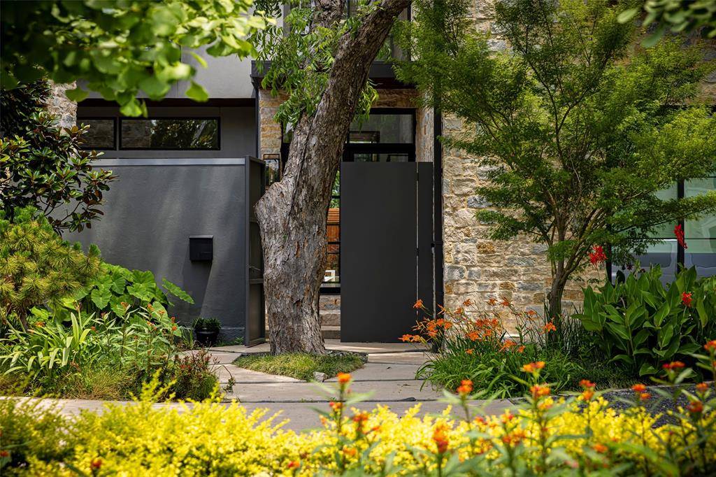 4323 Middleton Road, Dallas, TX 75229