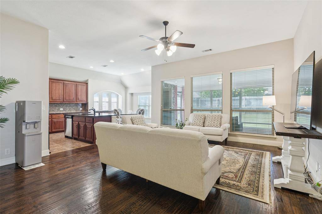 8304 Spitfire Trail, Aubrey, TX 76227