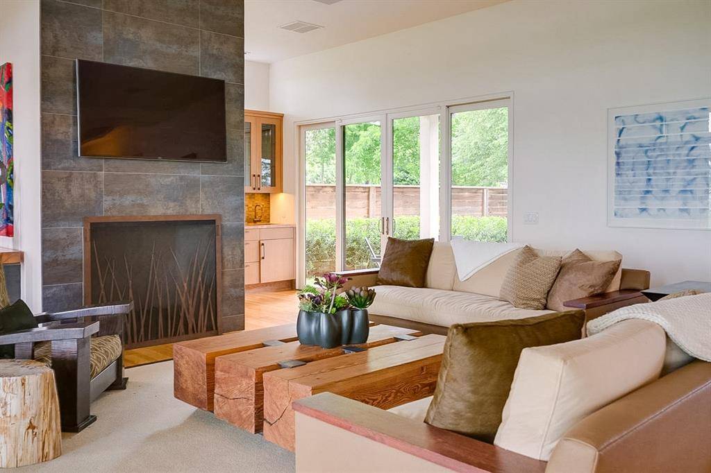 9210 W Lake Highlands Drive, Dallas, TX 75218