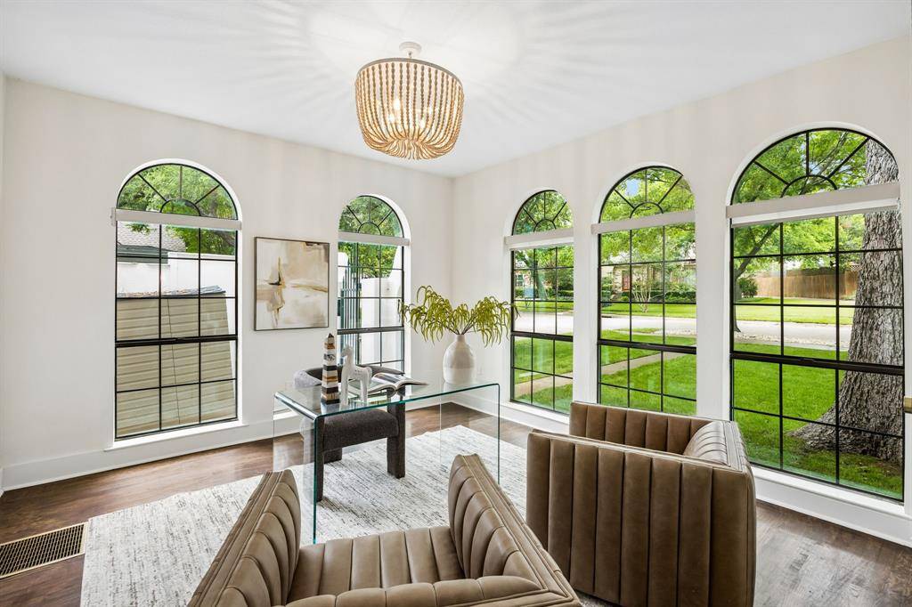 2010 Mayflower Drive, Dallas, TX 75208