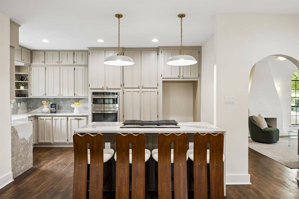 2010 Mayflower Drive, Dallas, TX 75208