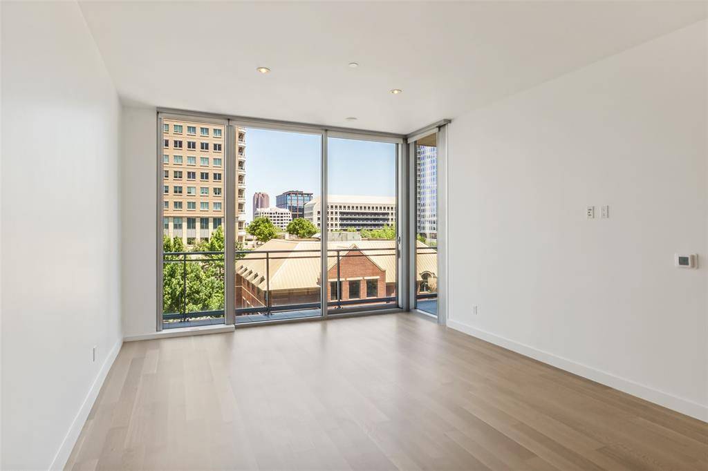 2900 Mckinnon Street #406, Dallas, TX 75201