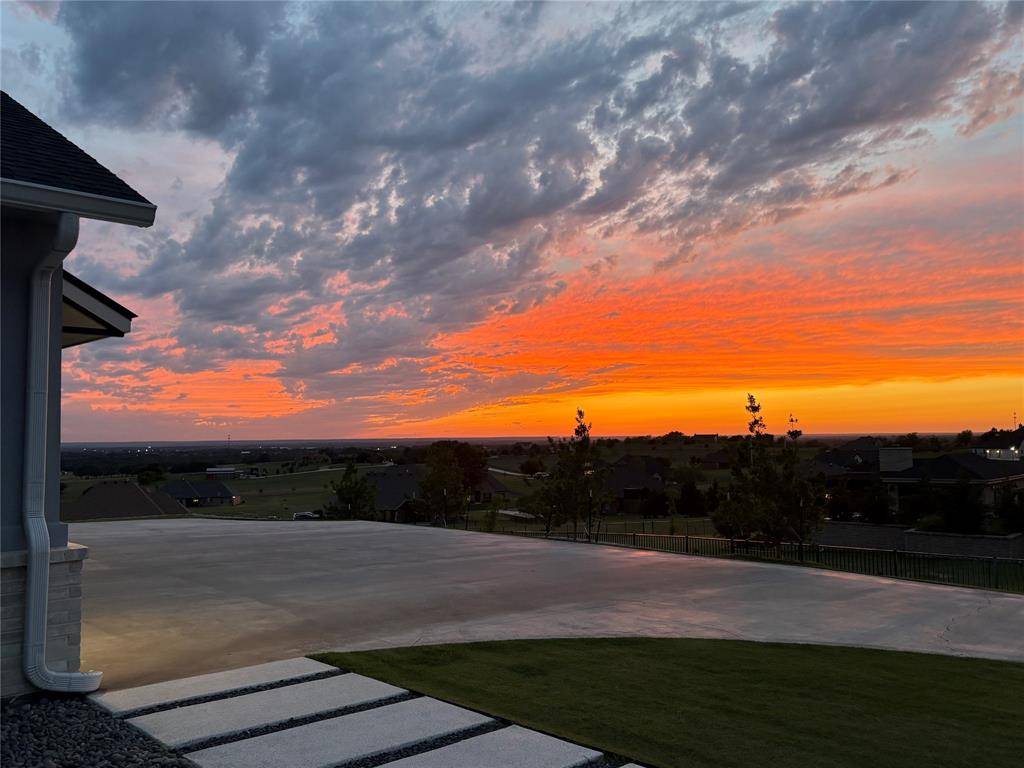 150 Pinnacle Peak Lane, Weatherford, TX 76087