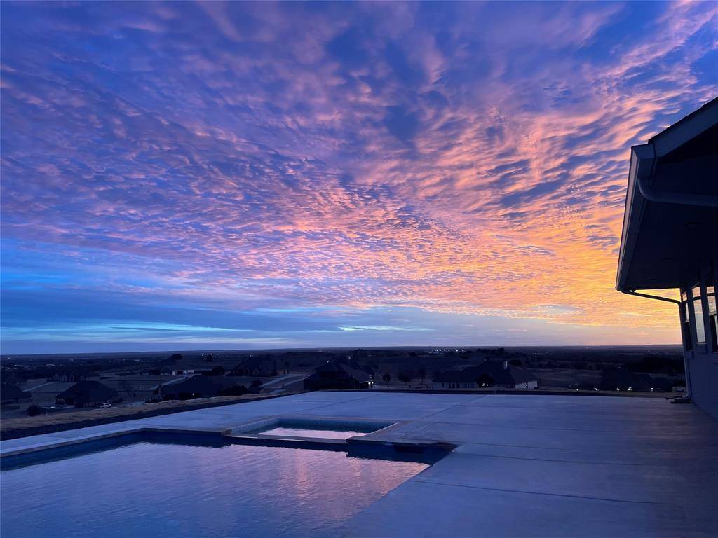 150 Pinnacle Peak Lane, Weatherford, TX 76087