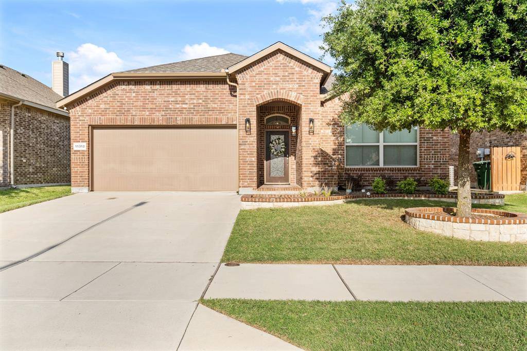 11312 Gold Canyon Drive, Fort Worth, TX 76052