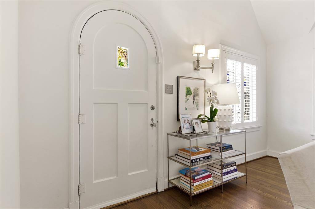 7022 Casa Loma Avenue, Dallas, TX 75214