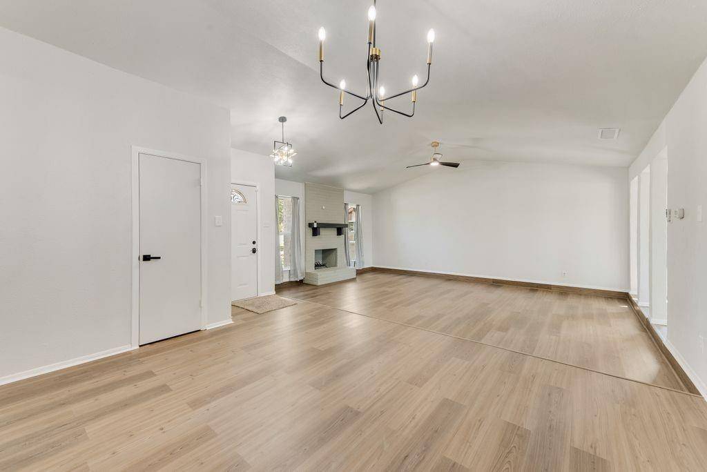 1656 Glenhill Lane, Lewisville, TX 75077