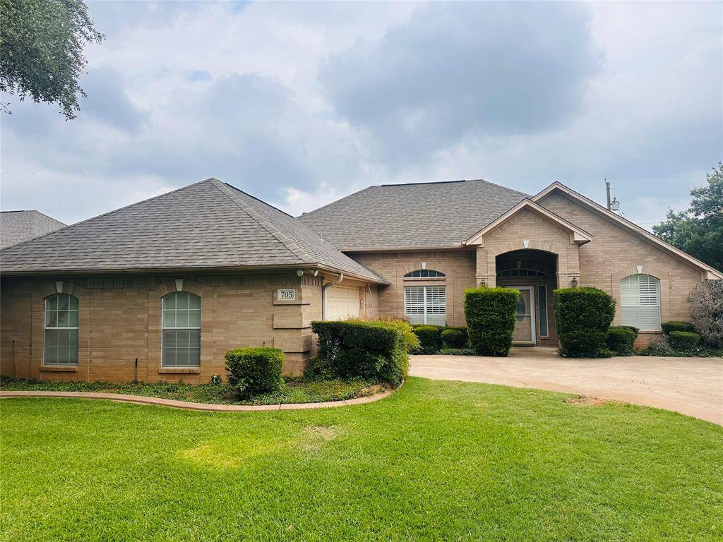 705 Quail Walk, Cleburne, TX 76033