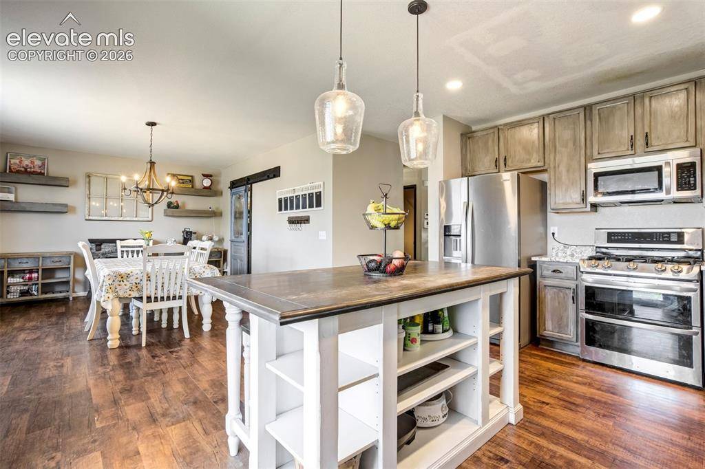 1877 Dewhirst DR, Colorado Springs, CO 80951