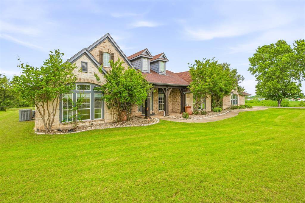 1914 Bentwater Parkway, Granbury, TX 76049