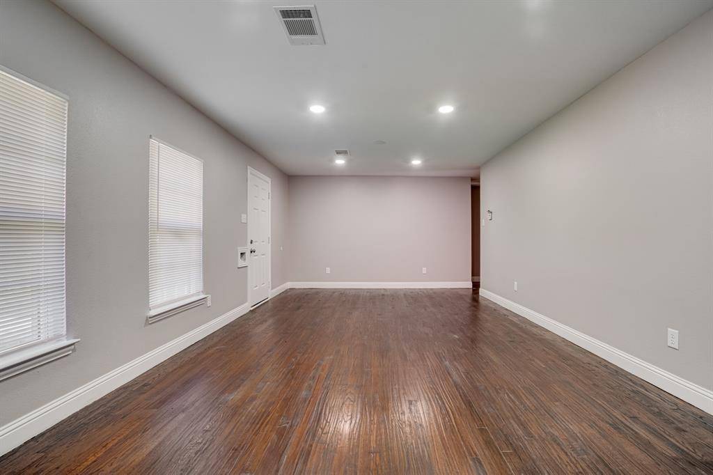 3402 Lawnview Avenue, Dallas, TX 75227