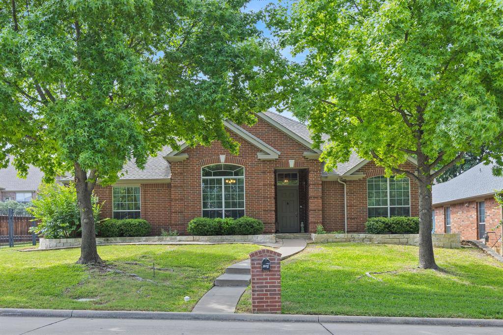 1004 Dover Heights Trail, Mansfield, TX 76063