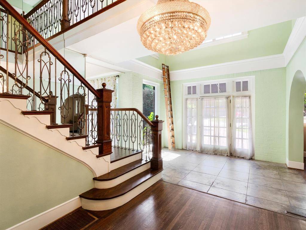 6116 Gaston Avenue, Dallas, TX 75214