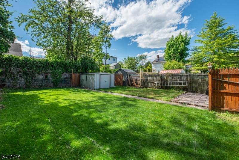 81 6Th Ave, Clifton City, NJ 07011