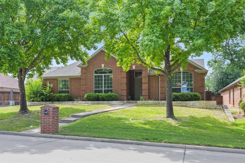 1004 Dover Heights Trail, Mansfield, TX 76063